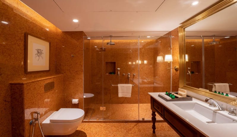 Junior Suite Bathroom